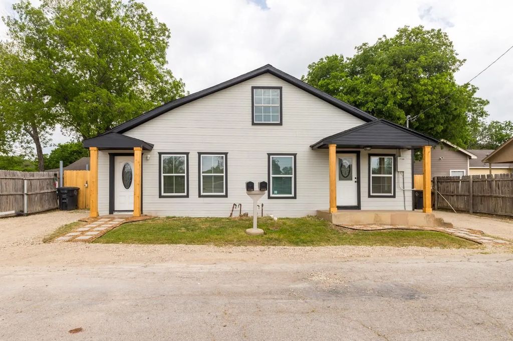 203 Park Street A, Cleburne