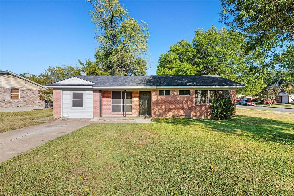902 Irene Drive, Mesquite