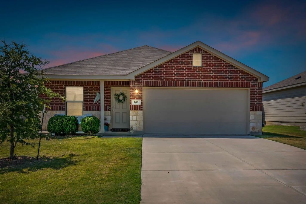 209 Wishbone Lane, Fort Worth