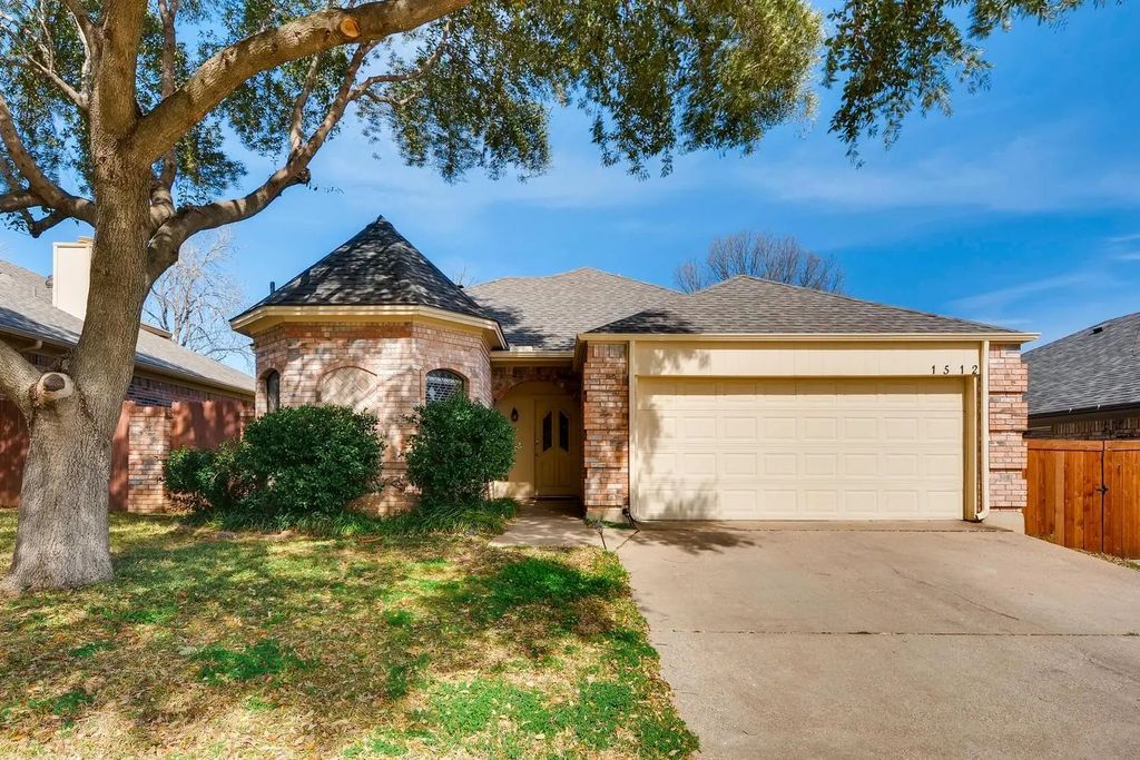 1512 Briarcrest Drive, Grapevine