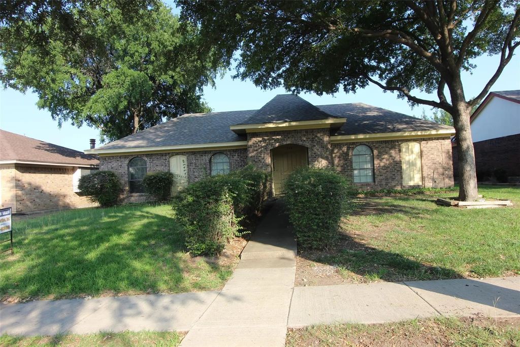 728 Middle Cove Drive, Plano