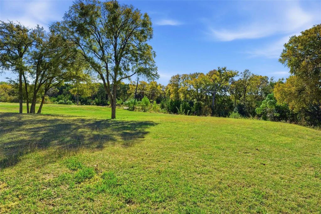 1502 Wandering Trail, Woodway