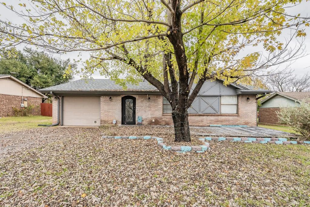 245 Gordon Drive, Azle