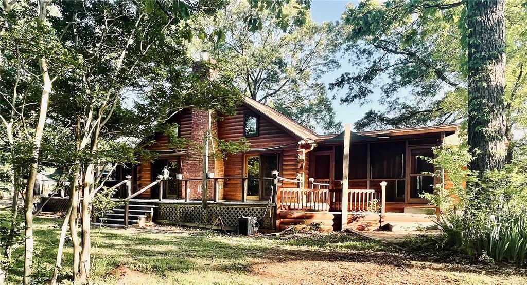 101 Private Road 5568, Alba