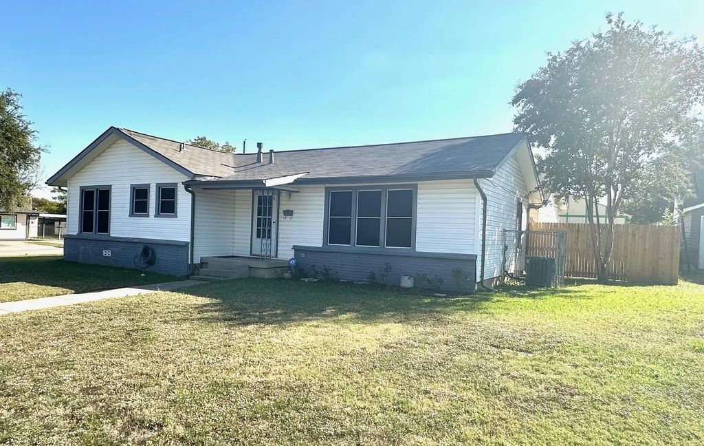 5332 Nadine Drive, Haltom City