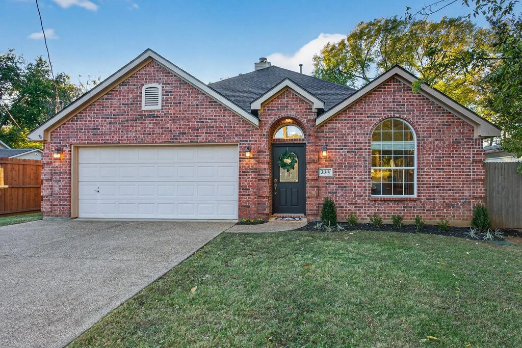 233 Adolphus Avenue, Lake Dallas