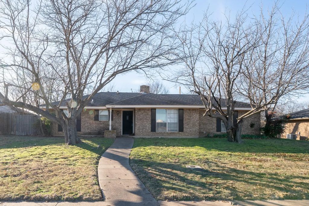 309 Brookview Drive, DeSoto