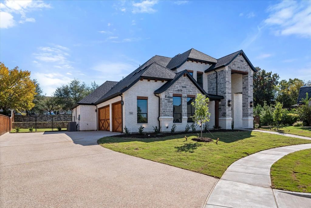 7400 Winding Way Drive, Arlington