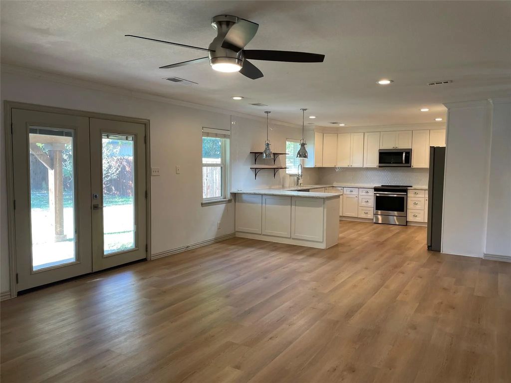 405 Ola Lane, Allen