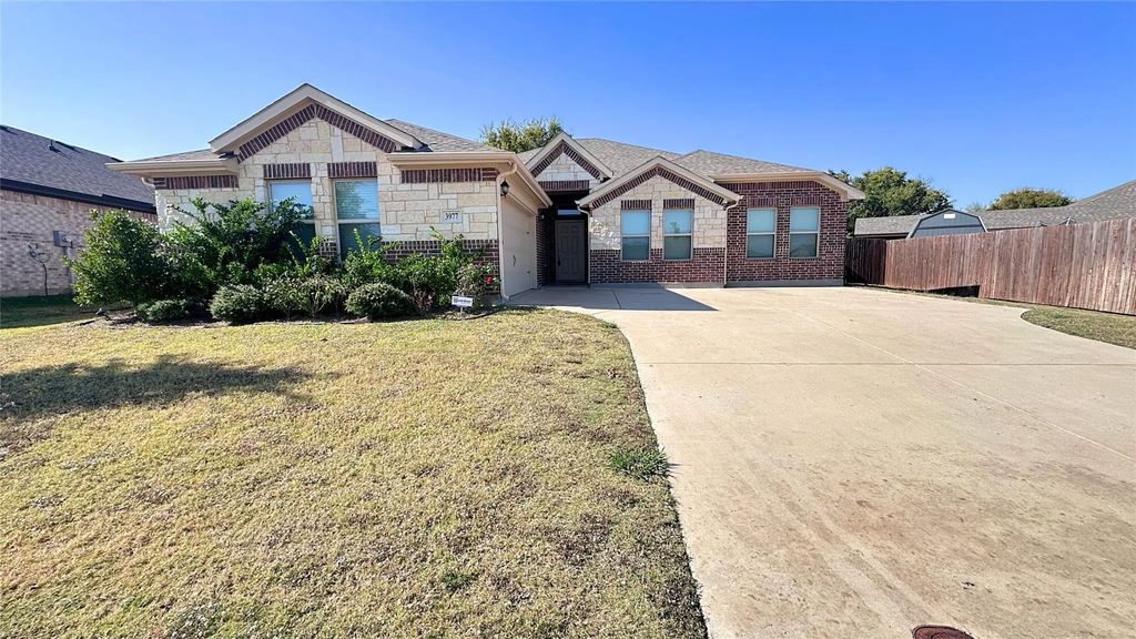 3977 Winding Hollow Drive, Grand Prairie