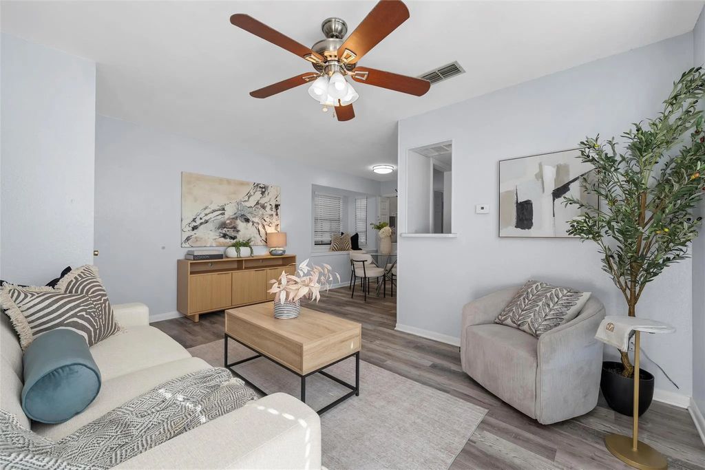 1915 S 10th Street 104a, Waco
