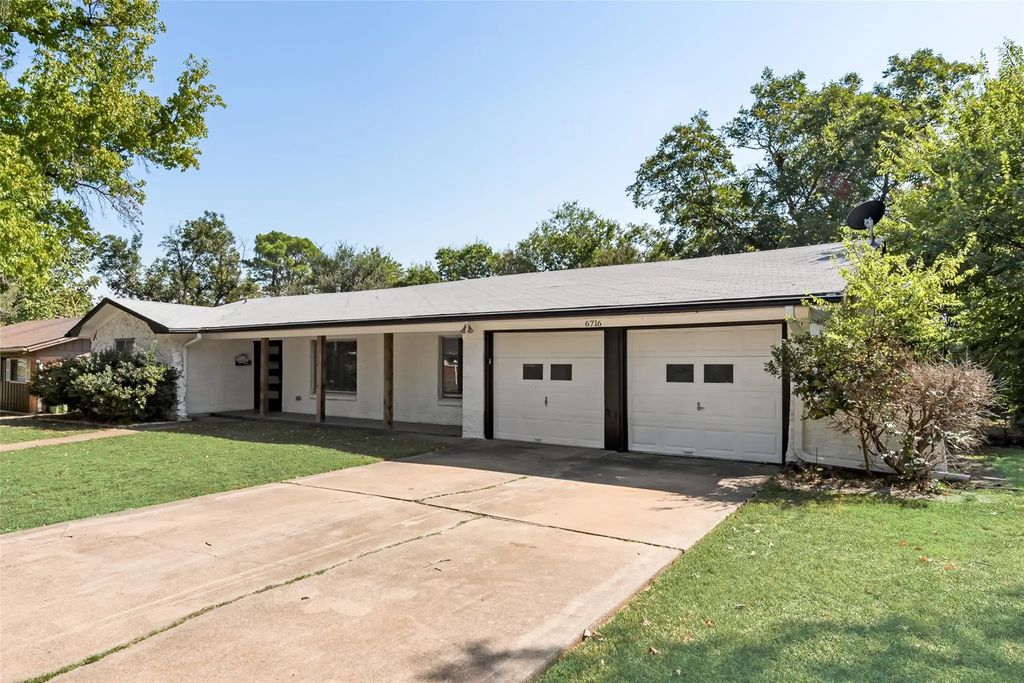 6716 Karen Drive, North Richland Hills