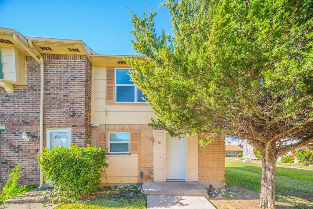 76 E Mountain Creek Drive, Grand Prairie