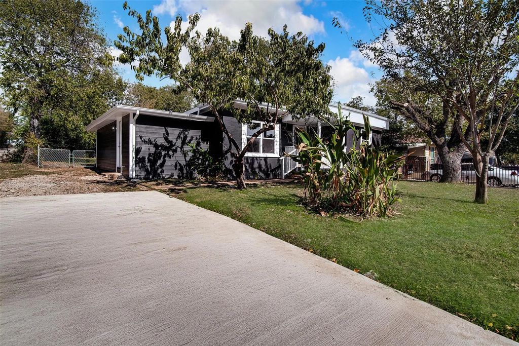 5524 Dartmouth Avenue, River Oaks