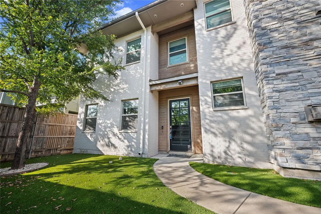3823 Greenville Avenue, Dallas