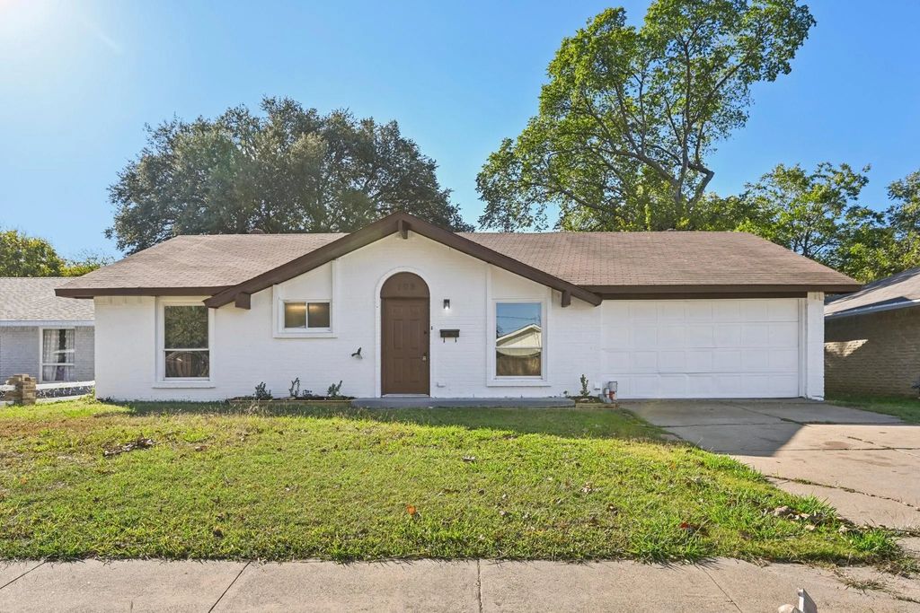 109 Harper Court, Grand Prairie