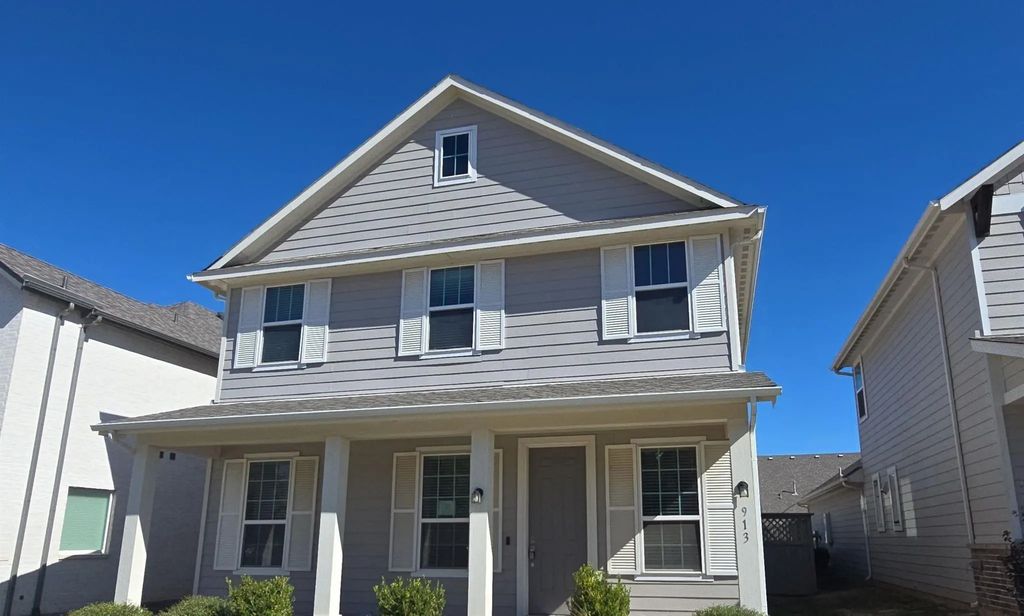 913 E Market Street, Northlake