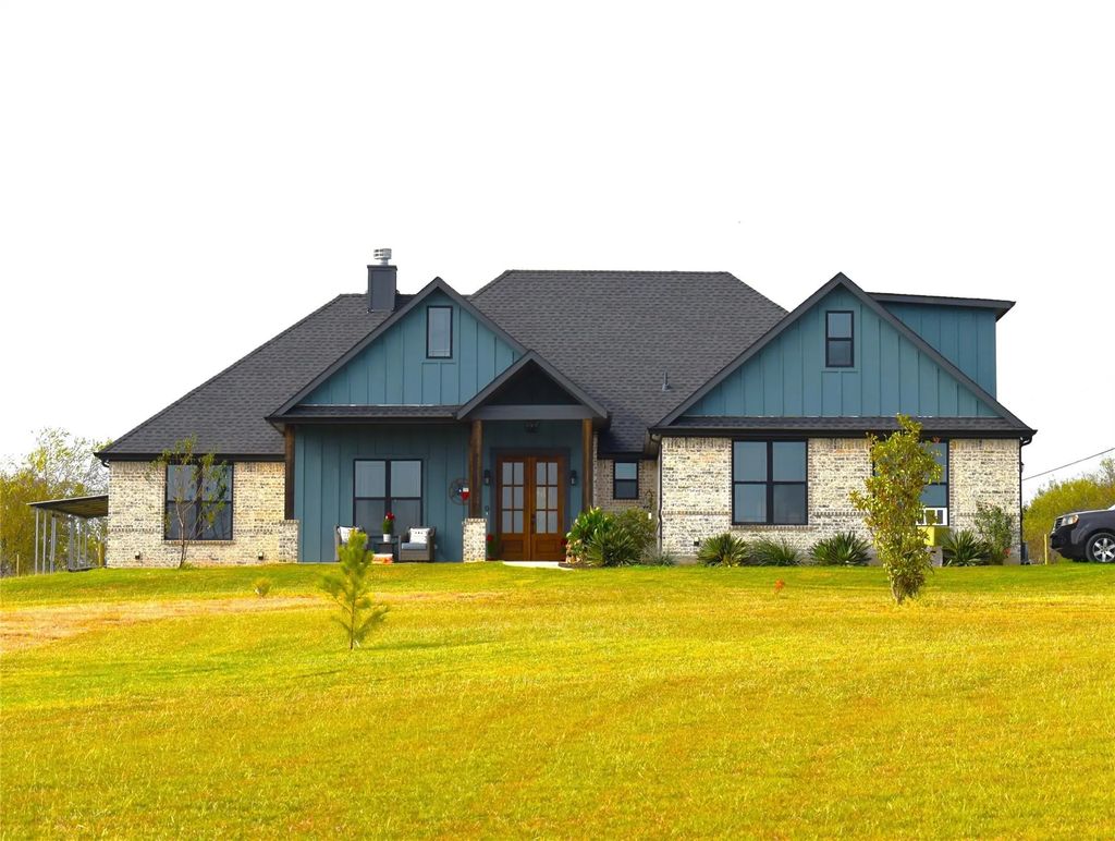 9024 County Road 420, Grandview