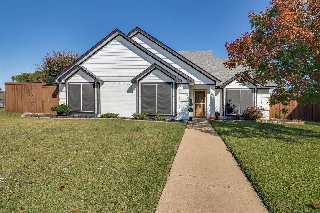 5200 Park Lake Court, Sachse