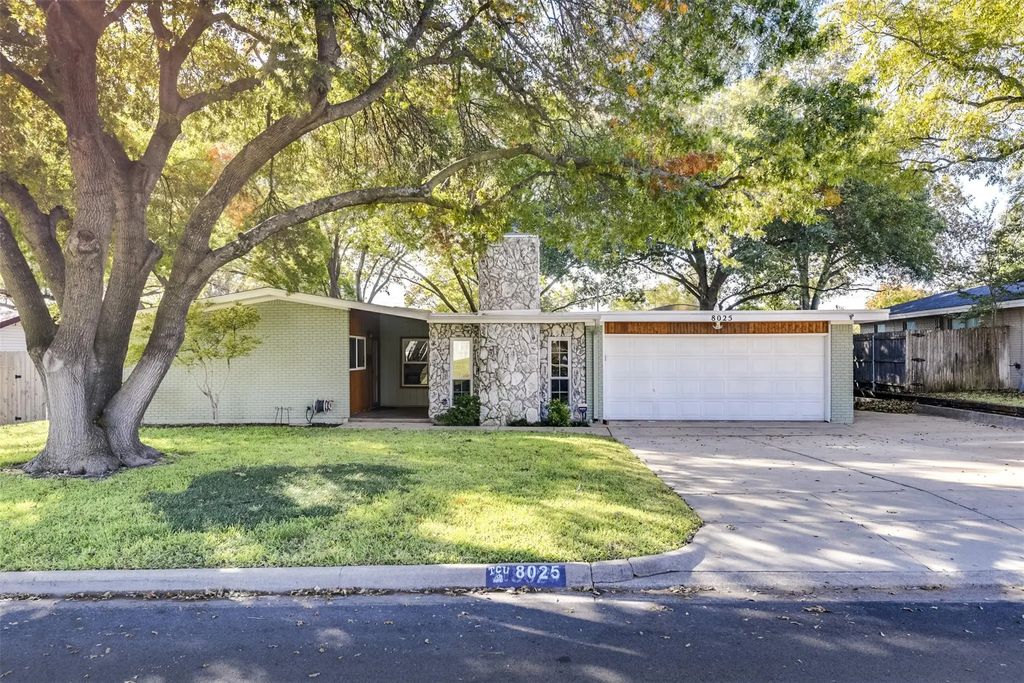 8025 Redwood Drive, Benbrook