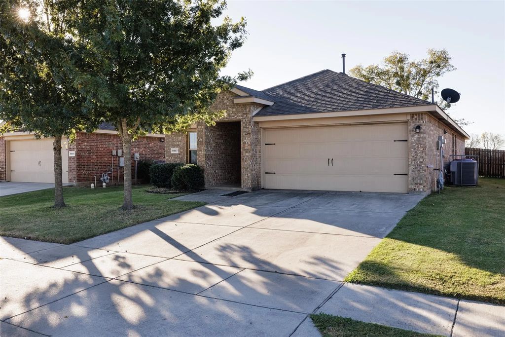 3217 Emory Oak Way, Royse City