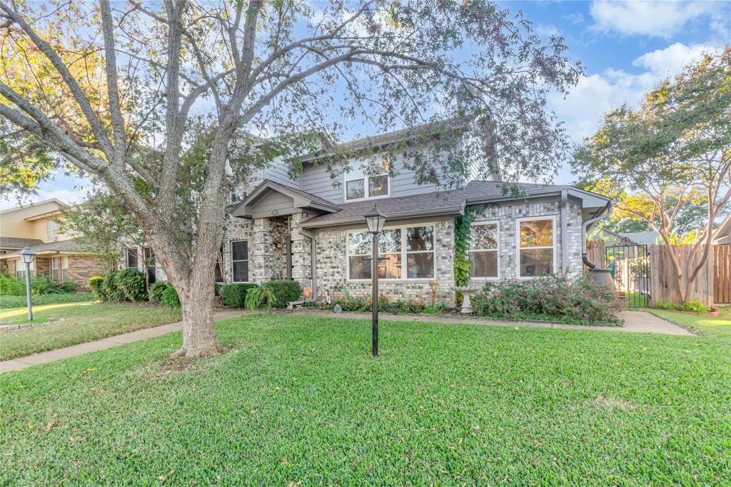 404 Nita Lane, Euless