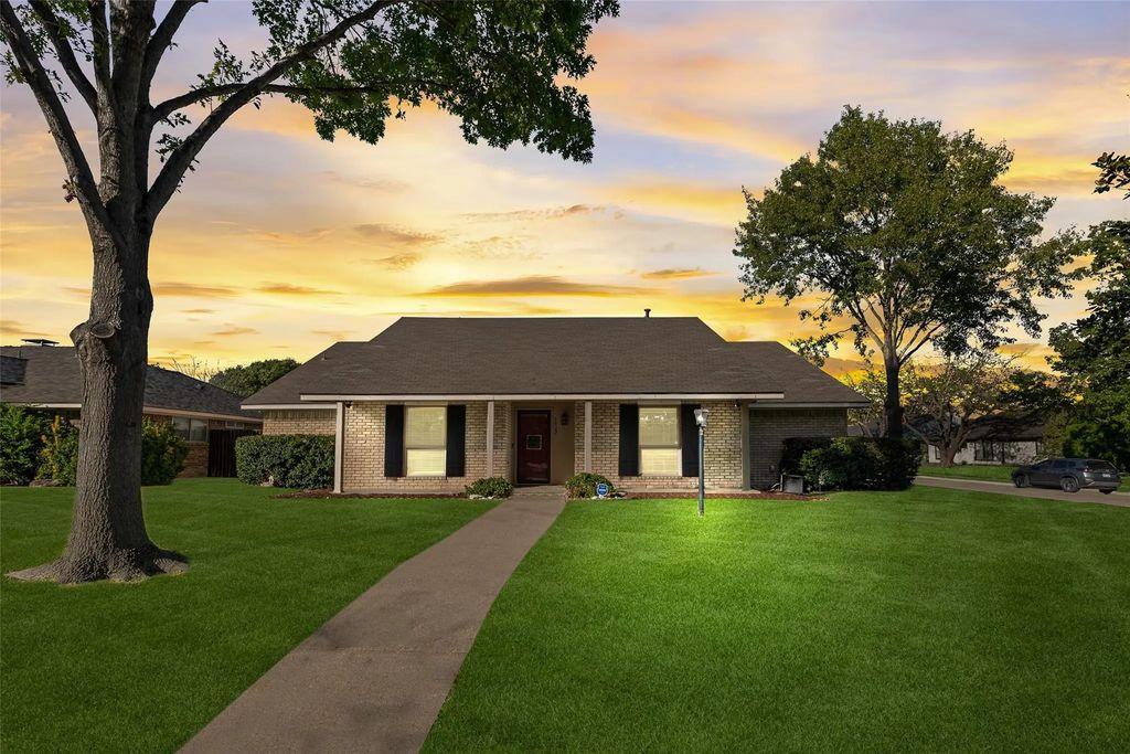 1923 Baylor Drive, Richardson