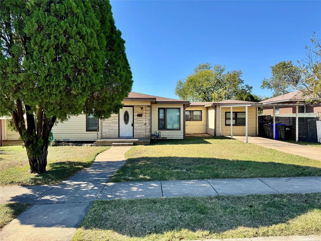704 Camp Drive, Waco