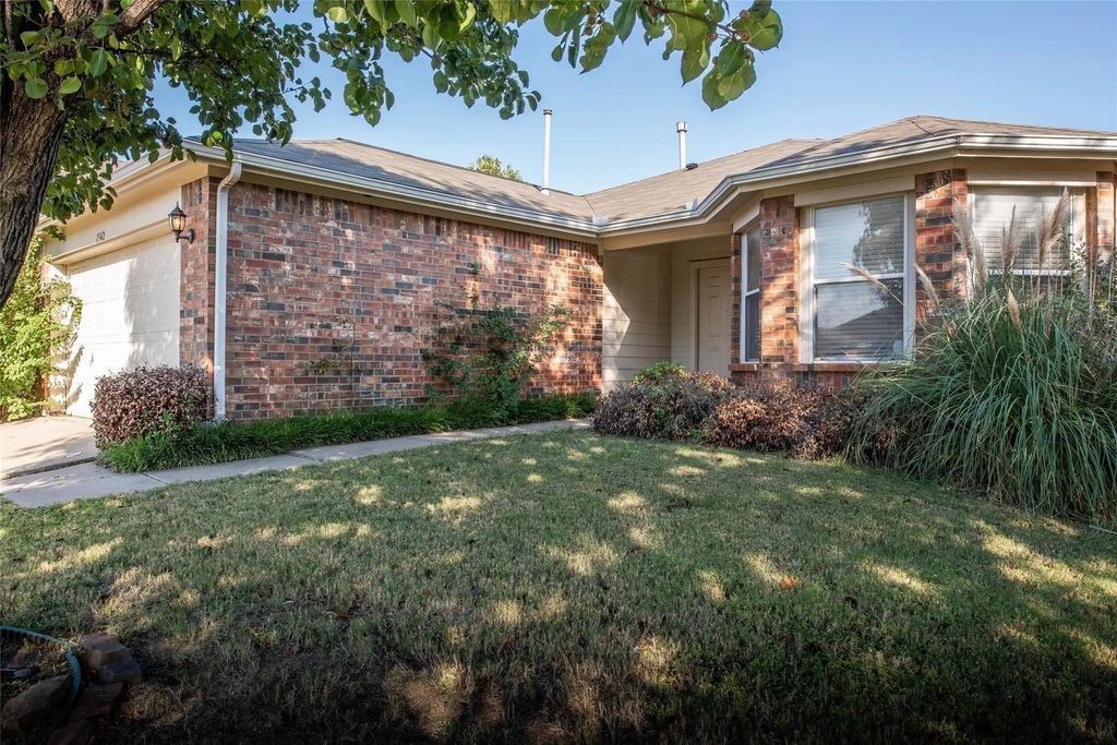 1542 Laurel Hall Lane, Little Elm