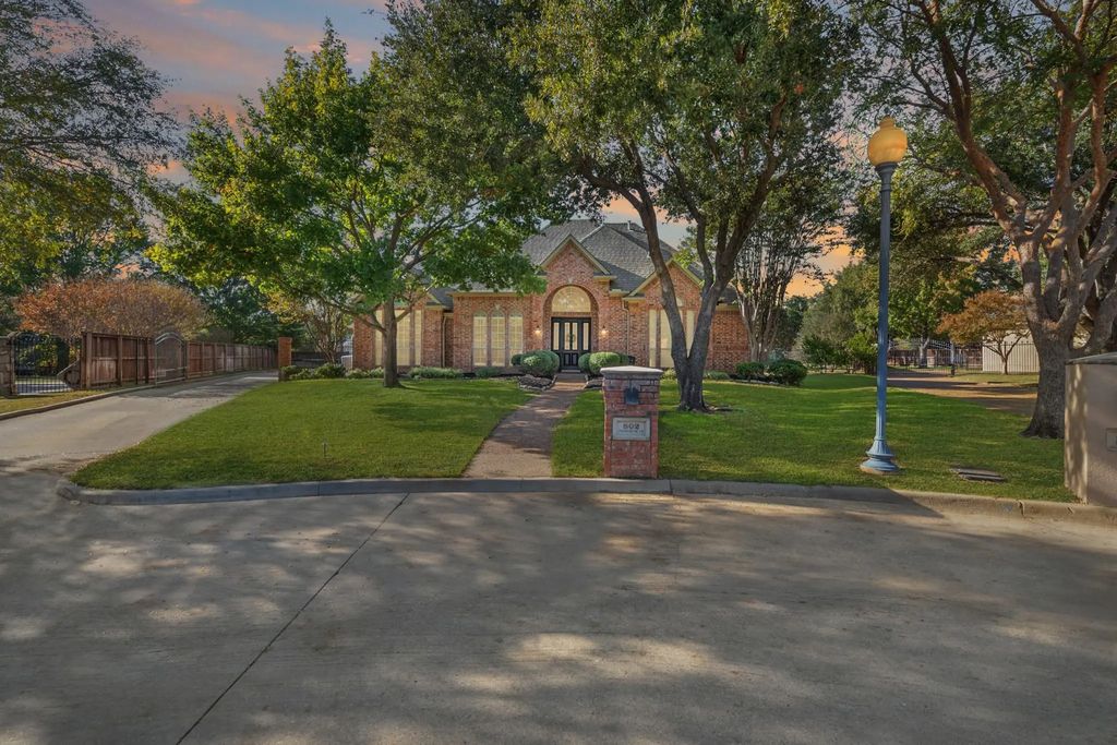 802 Princeton Court, Southlake