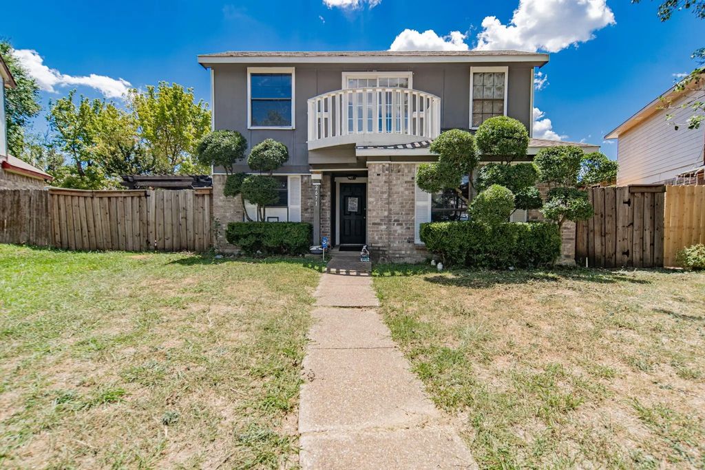 2671 Clayton Oaks Drive, Dallas