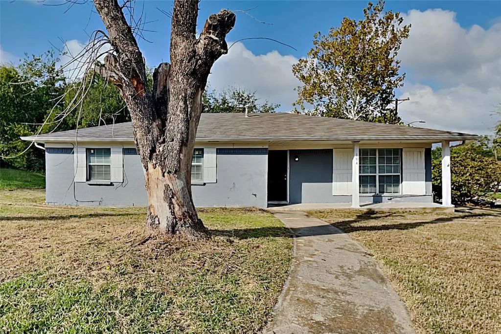 104 Meadowbrook Circle, Denton