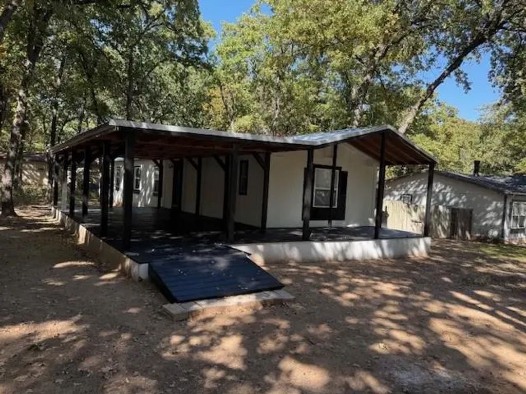 4640 Lyndi Lane, Granbury