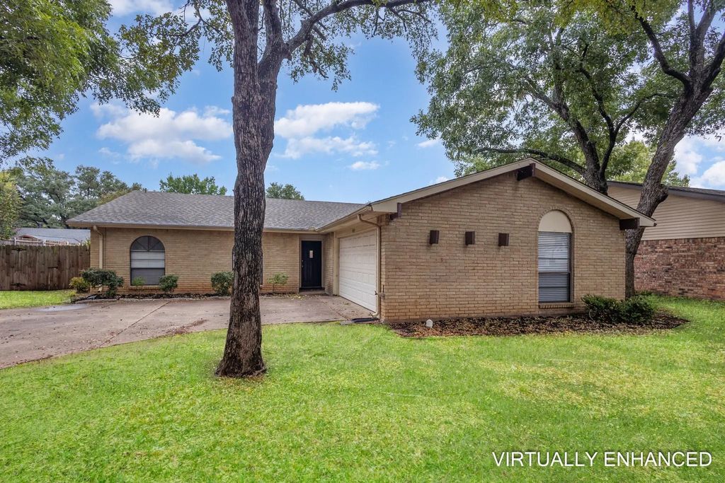 4104 Foxmoor Court, Arlington