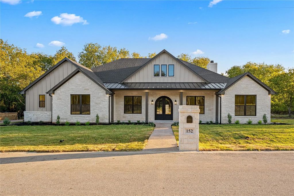 152 N Big Red Way, China Spring