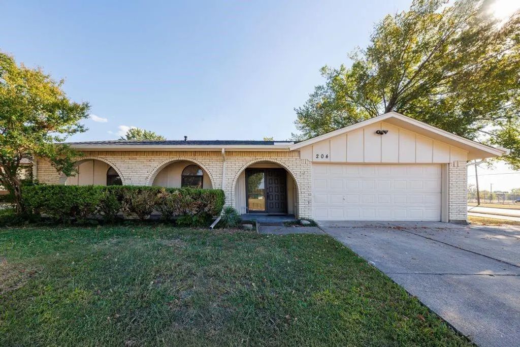 204 E Grubb Drive, Mesquite