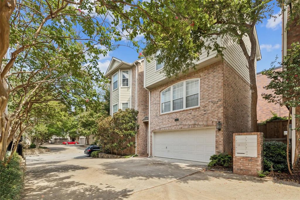 2704 Welborn Street H, Dallas
