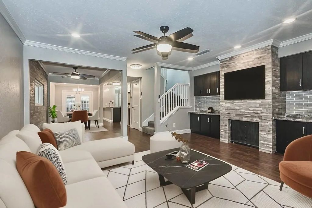 3756 Vitruvian Way, Addison