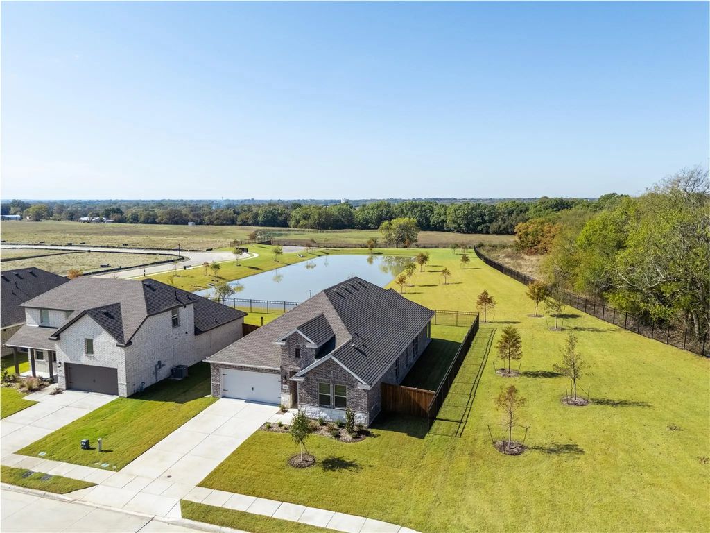 2216 Cedar Bluff Lane, Van Alstyne