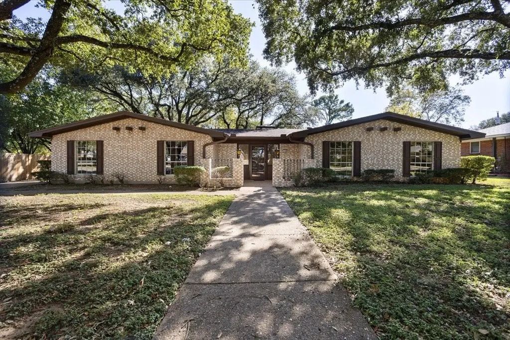 1103 Trace Road, Cleburne