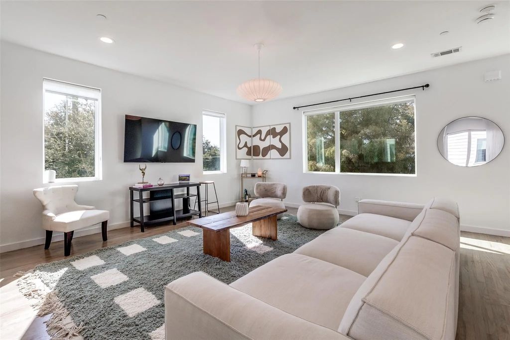 1430 Grigsby Avenue 101, Dallas