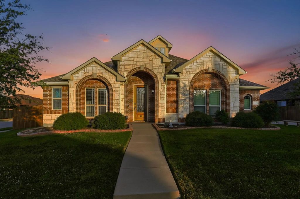 1118 Autumn Trail, Waxahachie