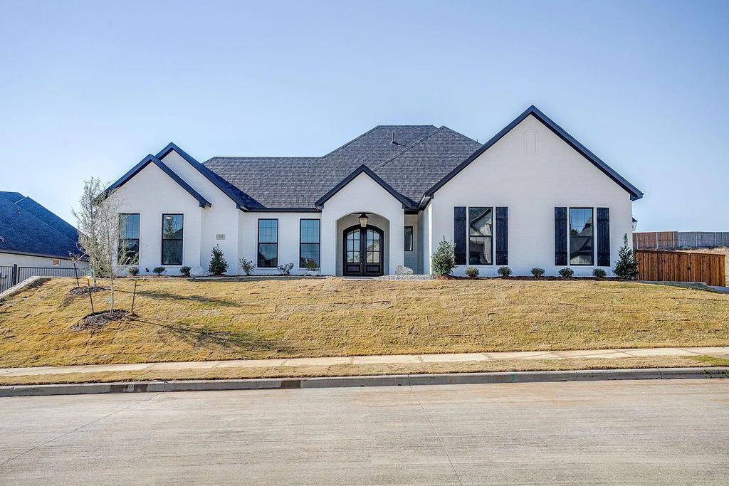 8118 Luanna Hills, Benbrook