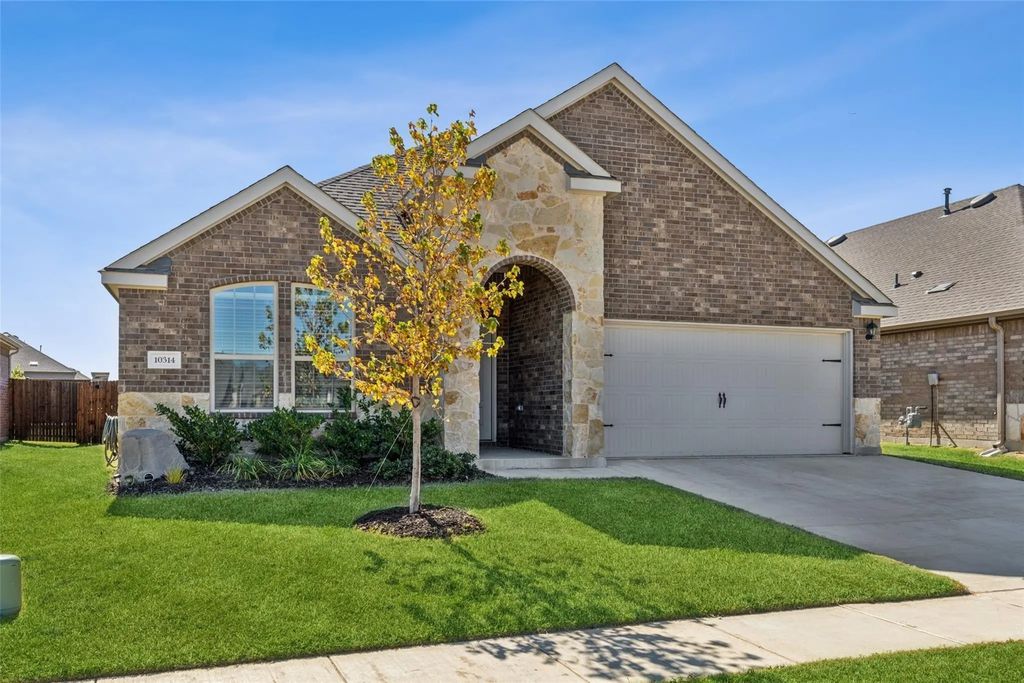 10314 Echo Brook Lane, Aubrey