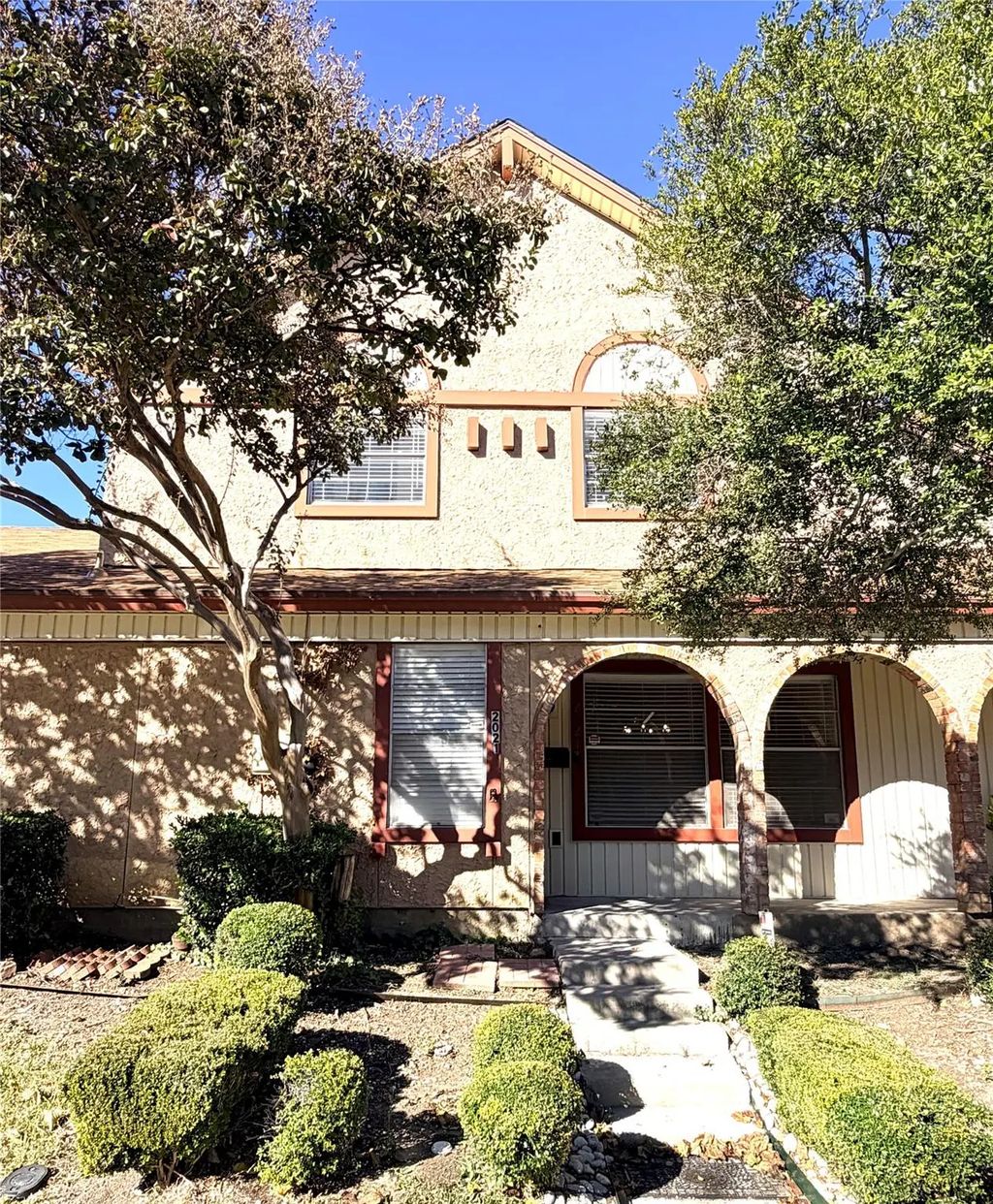 2021 Clubview Drive, Carrollton
