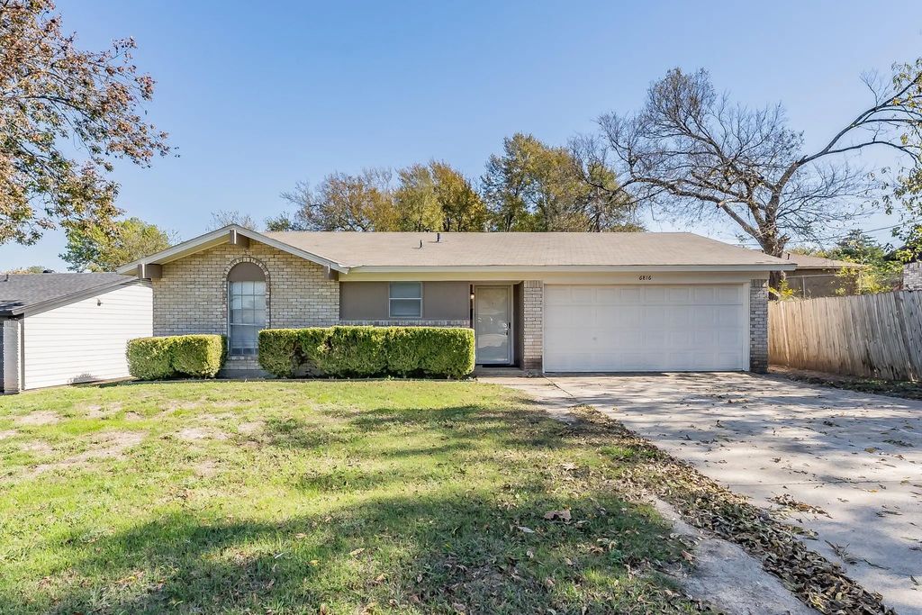 6816 Balalaika Road, Dallas
