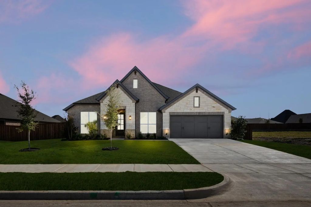 220 Pine Leaf Trail, Waxahachie