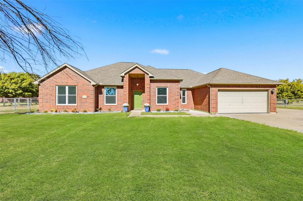 670 Cross Fence Drive, Lowry Crossing