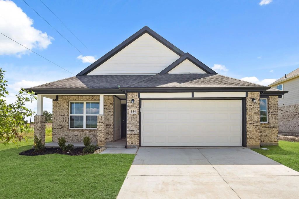 144 Toftrees Drive, Cleburne