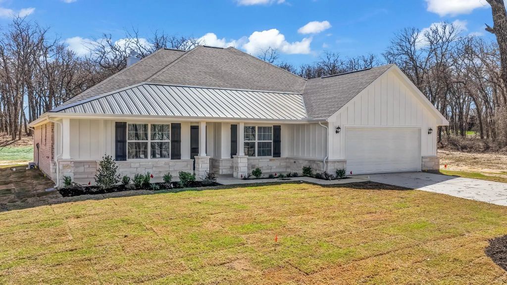 139 Sedona Creek Court, Poolville